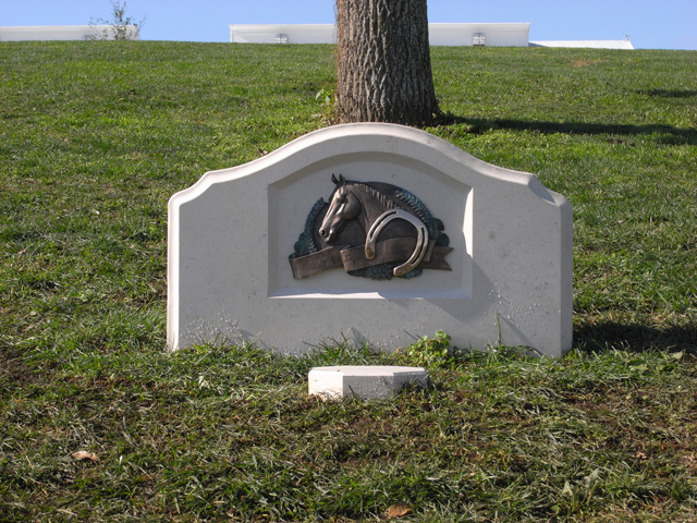 2010年　栃木県　愛馬慰霊碑