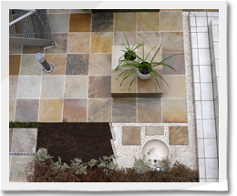 屋外パーティもできる、にぎわいの庭